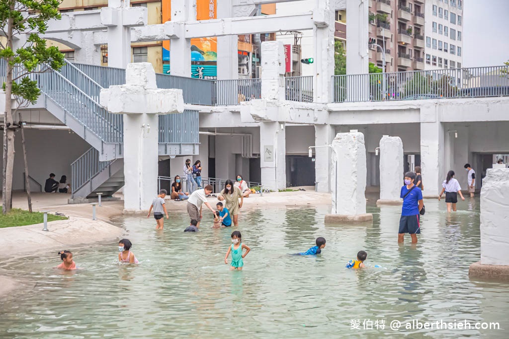 台南免費玩水景點．河樂廣場