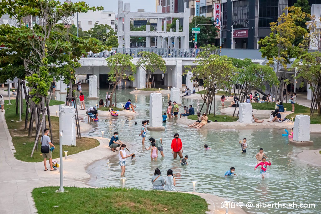 台南免費玩水景點．河樂廣場