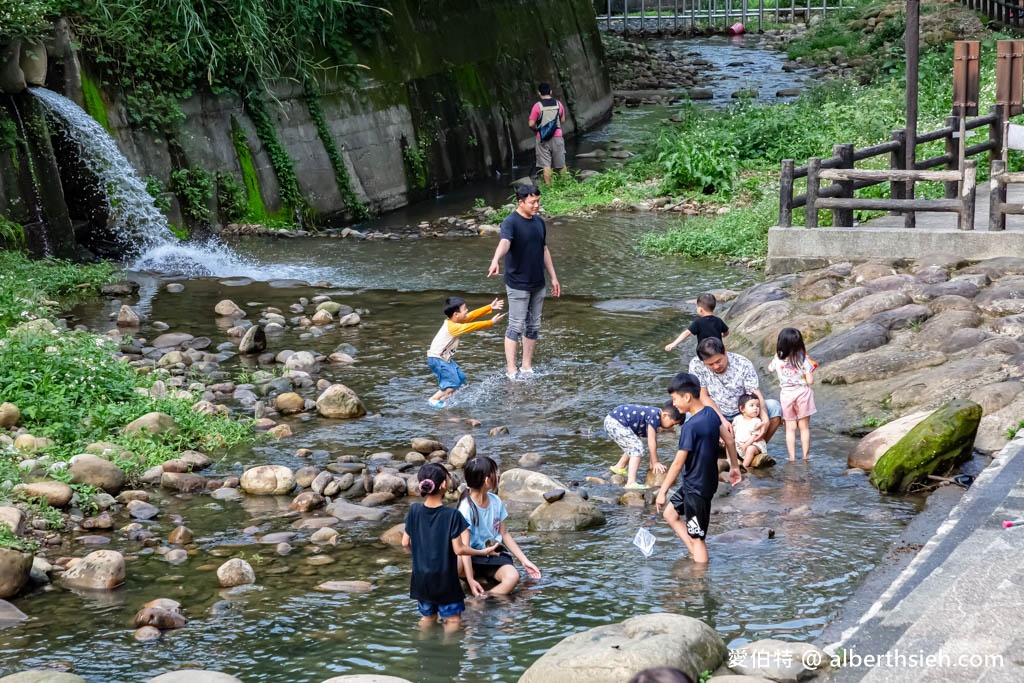 桃園龍潭玩水景點．階梯式千層瀑布