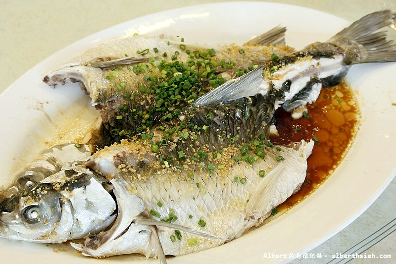 【東莞農家菜】廣東東莞．在水一方南部餐廳：「清蒸松湖大鯇魚」